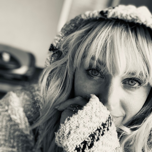 Meet your Posher, Alicia - Picture 1 of 1